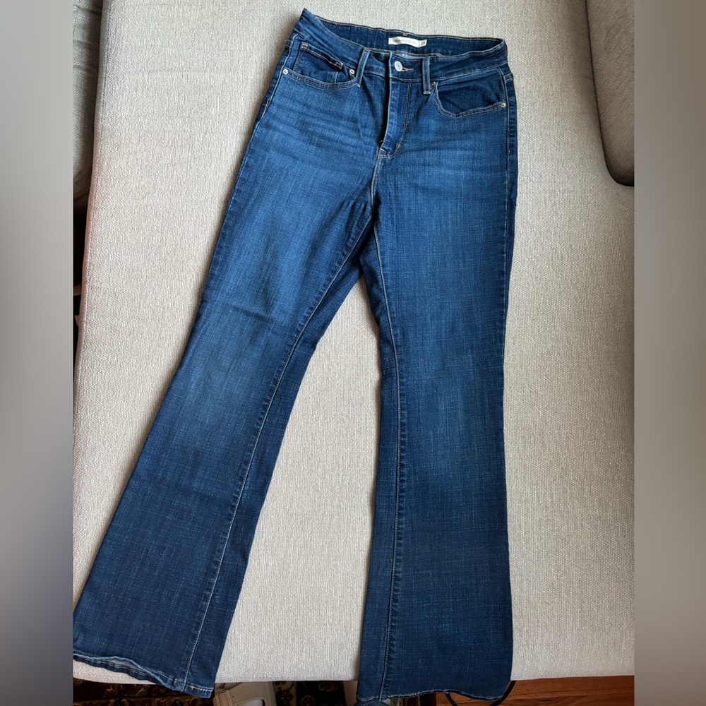 Levi’s 725 Bootcut Jeans
